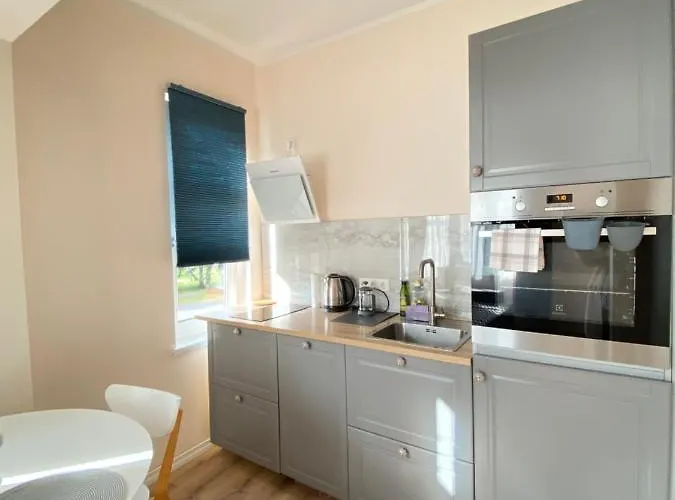 Vanapargi Residents In The Center