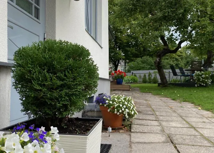 Vanapargi Residents In The Center 페르누