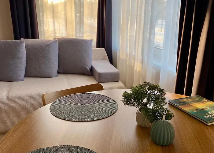 Vanapargi Residents In The Center 페르누