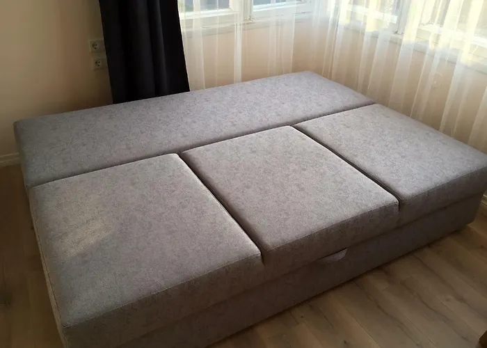 Vanapargi Residents In The Center 페르누